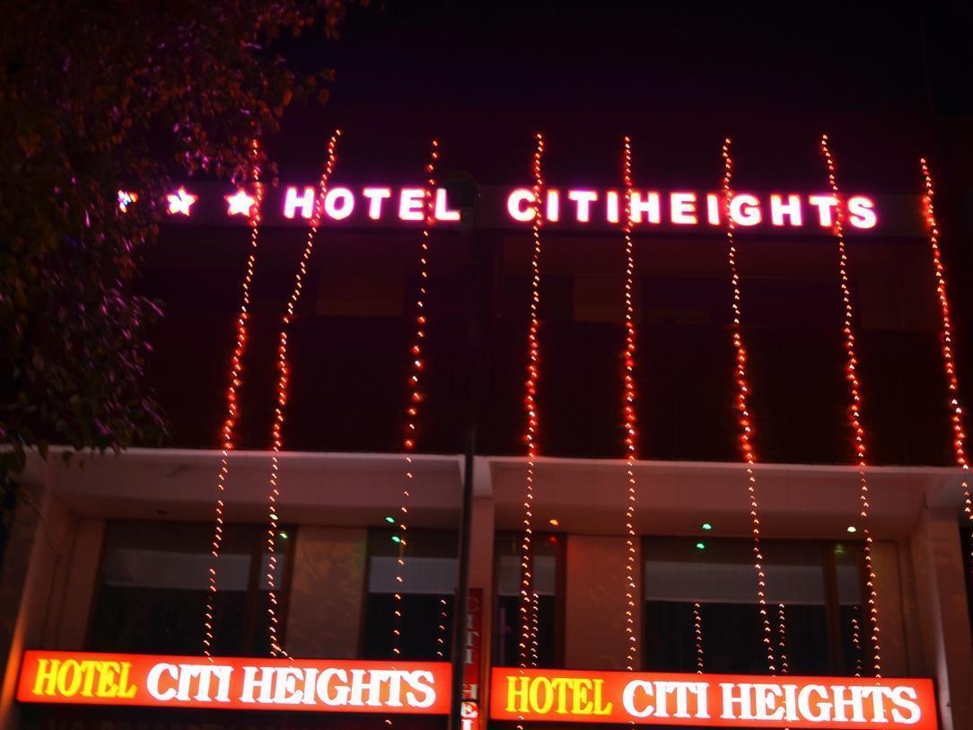 Hotel Citi Heights Chandīgarh Exterior foto