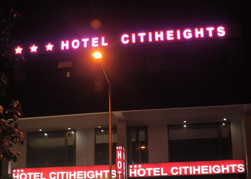 Hotel Citi Heights Chandīgarh Exterior foto